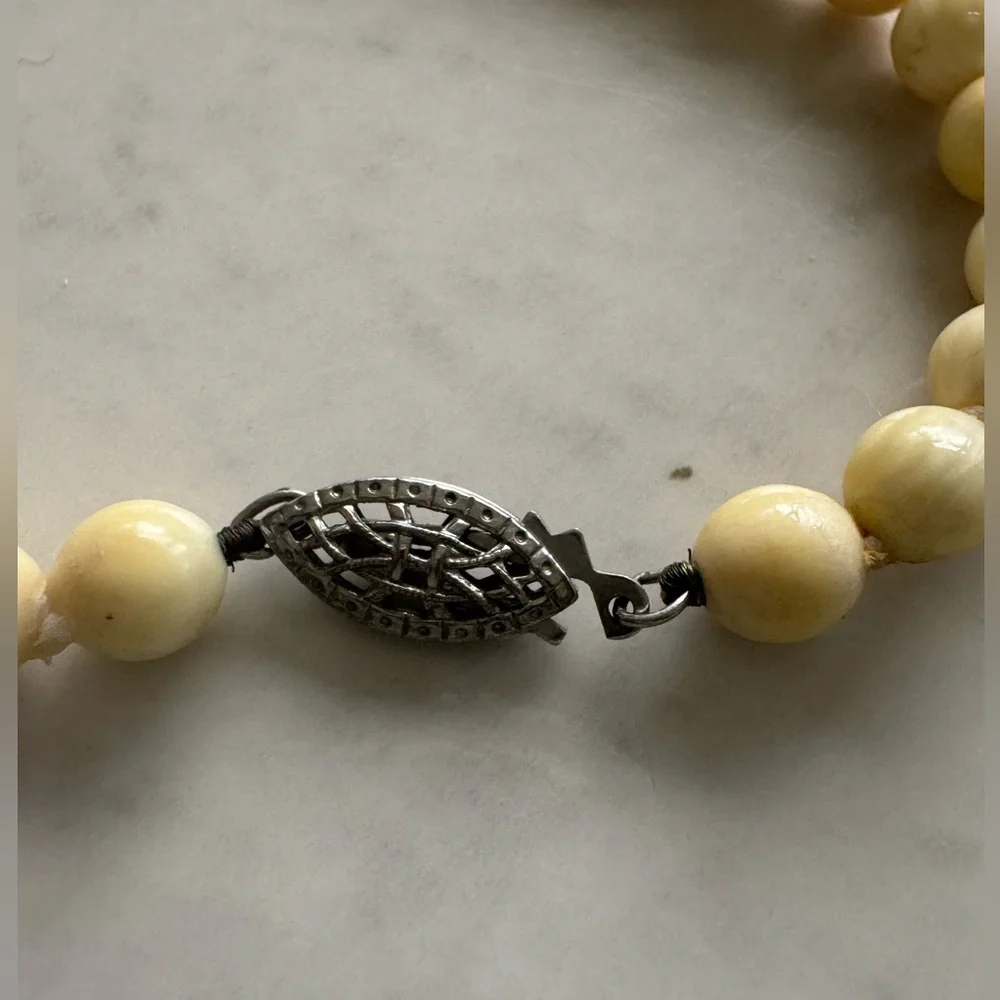 Vintage Japanese Hand-Carved Noh Okina Mask Necklace - Signed Artist Piece - Picture 4 of 5